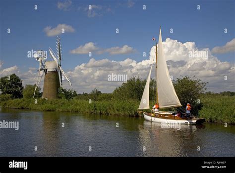 Sailing On The River Ant At How Hill On The Norfolk Broads August Stock