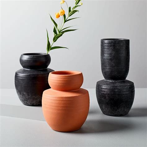 Rounded Terracotta Vases | Terracotta, Terracotta floor ...