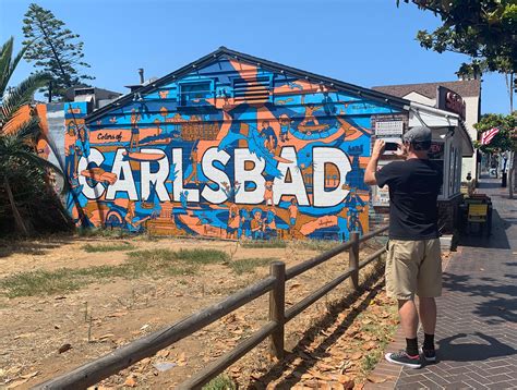 Bryan Snyder Paints The Carlsbad Art Wall Carlsbad Art And Culture At