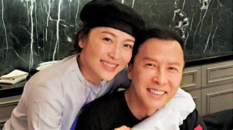 Главная кинодеятели / shirley cheung / 張玉珊 (张玉珊) / cheung yuk san (zhang yu shan). 完成坐月出關 會關之琳甄子丹 周勵淇產後露面精神飽滿 - 副刊 - 大公文匯新聞