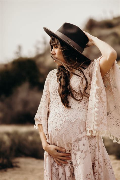 Desert Maternity Session | Boho maternity, Maternity shoot dresses, Boho maternity photos