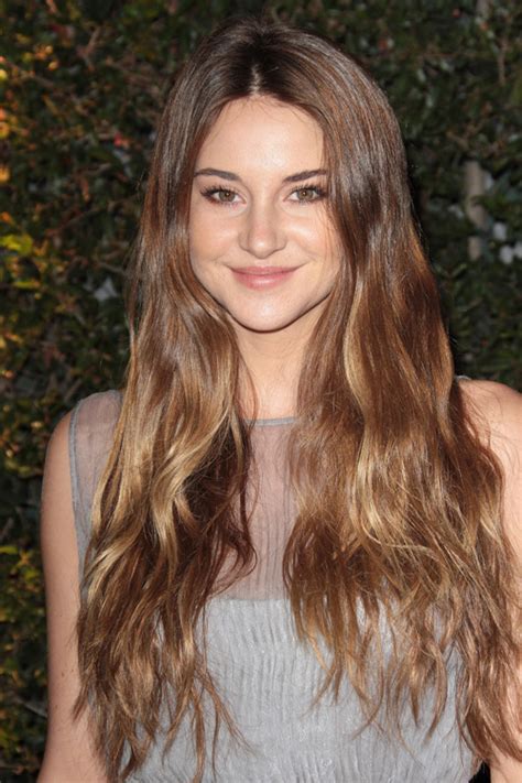 Shailene Woodley Wavy Light Brown Angled Hairstyle Steal Her Style