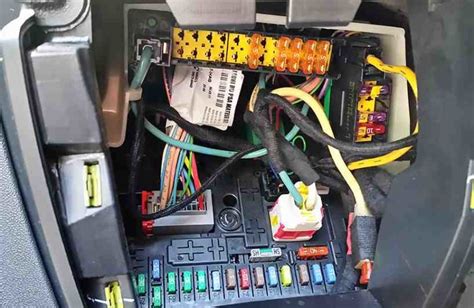 Fuse Box Diagram Citroen C5 2g And Relay With Assignment And Location