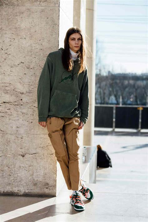 18 Khaki Pants Outfit Ideas To Upgrade Your Wardrobe