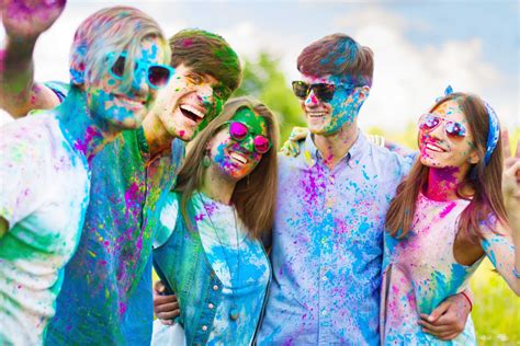 Holi Festival: Gratitude within a variety of colours - Travel Center Blog