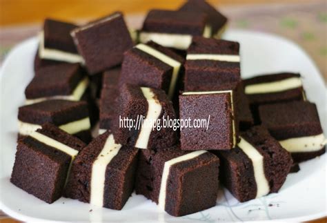 Kek coklat berhantu kami upload semula untuk pembetulan video. Resepi Kek Coklat Lapis Cream Cheese/Kek Lapis Kukus Cream ...
