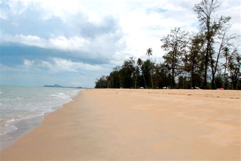 Pantai Bisikan Bayu Beach Of Whispering Breeze Tok Bali