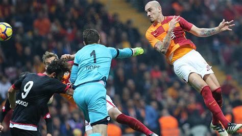 Online grocery pickup lets you order groceries online and pick them up at your nearest store. Football: Galatasaray slams Genclerbirligi in Istanbul