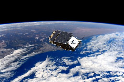 Sstl And Oss Collaborate On Disruptive Smallsat Sar Payload Barsc