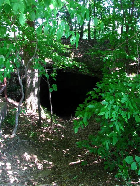 Natchez Trace Parkway Cave Spring The Upper End Of The Si Flickr