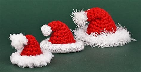 Crochet Tiny Santa Hat