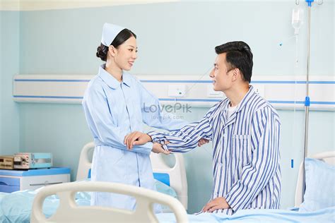 Nurses Take Care Of Patients Picture And Hd Photos Free Download On Lovepik