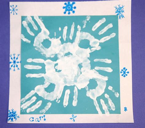 20 Of The Cutest Christmas Handprint Crafts For Kids