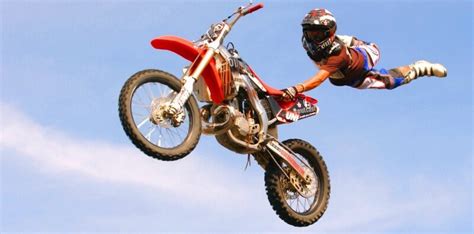 8 Incredible Dirt Bike Tricks And How To Do Them