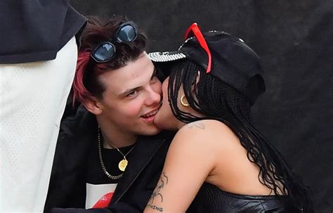 Halsey And Yungblud Share Sweet Pda Moment At Coachella