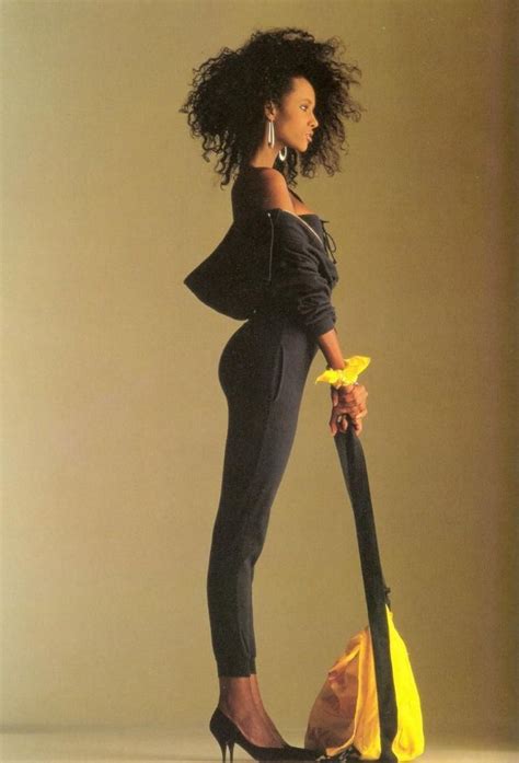 35 Stunning Photos Of Beautiful Model Iman In The 1970s And ’80s ~ Vintage Everyday Iman Model