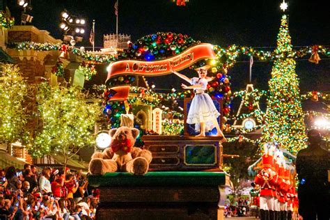 Photos Video Watch The Return Of ‘a Christmas Fantasy Parade At