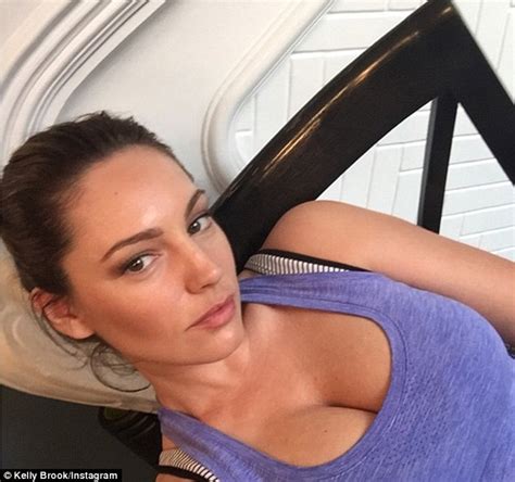 Kelly Brook Posts Yet Another Flattering Post Workout Picture On