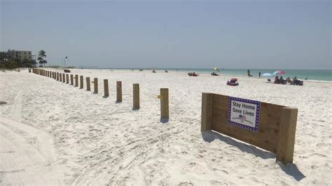 Siesta Key Resident Builds Fence To Keep People Off Private Beaches Not