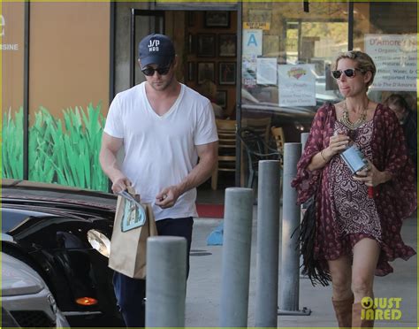 Chris Hemsworth And Elsa Pataky Enjoy A Pizza Lunch Date Photo 3067936