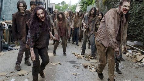 ❤ get the best the walking dead wallpaper on wallpaperset. This Major Walking Dead Star Just Joined a New Show, So ...