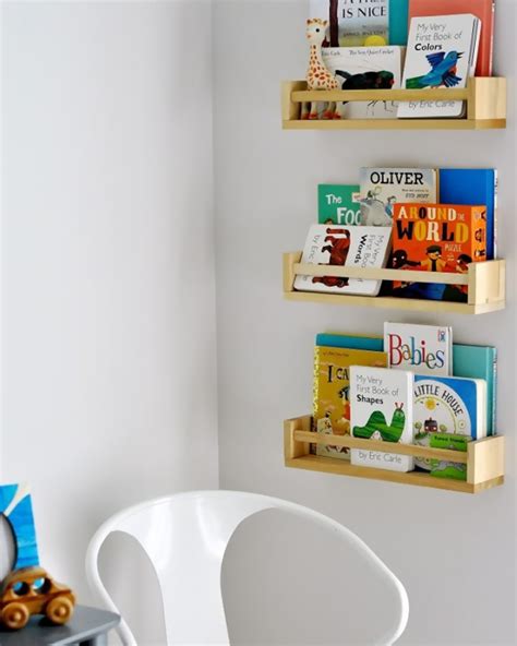La réalisation d'un petit meuble demande avant tout beaucoup de soin et de méthode. Comment fabriquer une bibliothèque DIY ? | Shake My Blog
