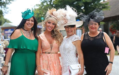 Newmarket Racegoers Arrive For Ladies Day At The Annual Festival Daily Mail Online