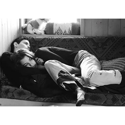 Pauline Hoarau On Instagram “cuddles Cuddles ” Coppie Abbracci