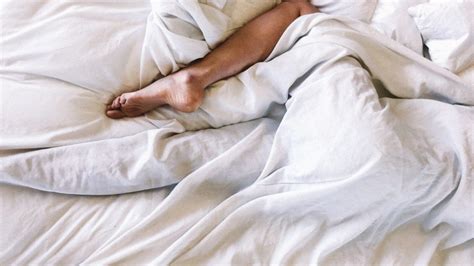 Scientists Have Explained Why You Cant Get To Sleep Without A Blanket