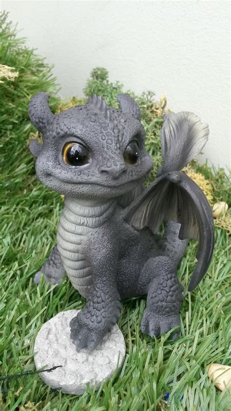 Grey Fan Tail dragon-fairygardensuk.co.uk