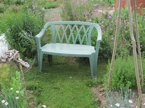 Learn about all about materials, styles, and where to buy. Plastic Garden Bench With Storage All Weather Outdoor ...