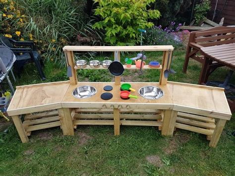 Not just for the outdoors! Schlamm-Küchenkurve | Etsy | Mud kitchen, Mud, Outdoor ...