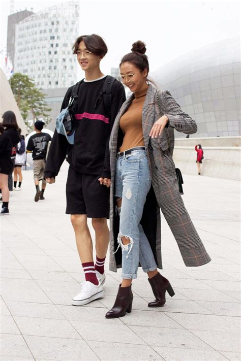 street style seoul fashion week 29 eclectic looks from outside the spring 2017 shows seoul
