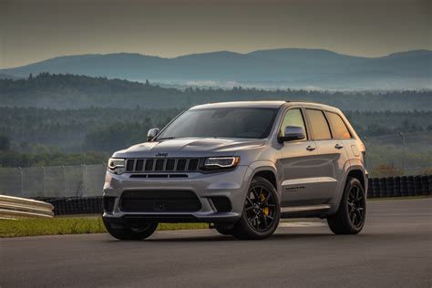 The 2021 Jeep Grand Cherokee Beats The Toyota 4runner In Key Areas