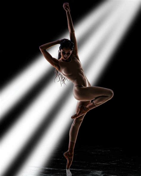 Pin By Michelle Dodson Newton On Dance Dance Photography Dance Poses