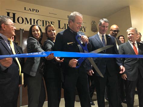 La Police Open ‘homicide Library To Help Solve Cold Cases Ap News