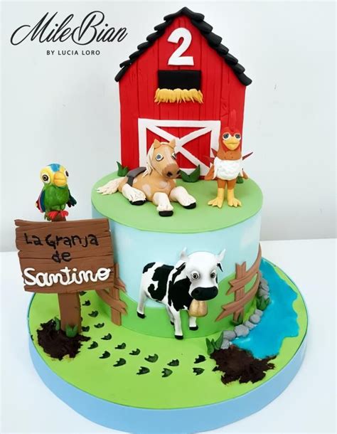 Fondant Cake With Gumpaste Animals Optical Effect Of Cow Coming Out Of