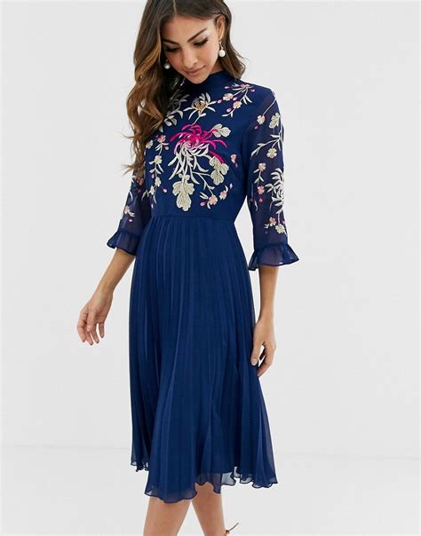 The Best Embroidered Midi Dress With Sleeves 2022 One Level