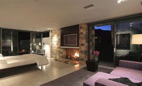 The ensuite bathroom even contains a marble bath. The Top 20 Celebrity Bedrooms in the United States