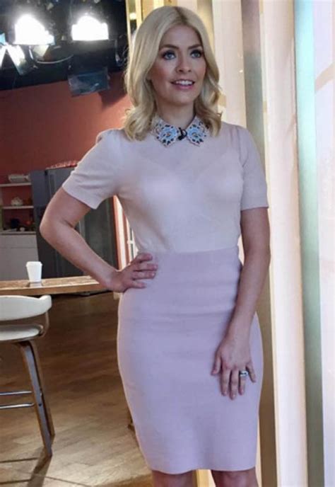 Holly Willoughby Flashes Her Underwear On This Morning Daily Star