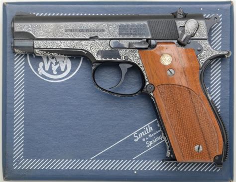Smith And Wesson Model 39 2 Da Semi Auto Pistol Non Factory Engraved