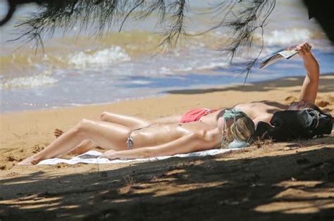 Margot Robbie Nude Beach Topless Boobs Big Tits Paparazzi