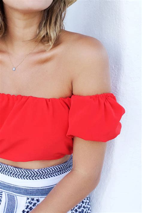 Make sure to switch to hd!hey gorgeous humans!in today's video i'm showing you how to transform/refashion a men's shirt into a beautiful off the shoulder top. DIY Off The Shoulder Crop Top | Collective Gen