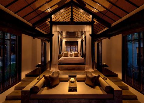 Para tamu dapat memilih dari 999 kamar yang semuanya dilengkapi dengan suasana yang tenang dan harmonis. Four Seasons Resort The Nam Hai | Audley Travel