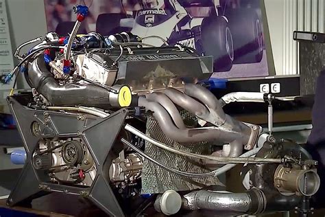 Watch The Assembly Of A Vintage Bmw M1213 F1 Engine