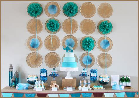 Cute baby shower decorations and food will please everyone on your guest list and make them feel special, including the expecting mom. How To Set Baby Shower Themes