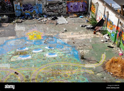 Graffiti On Walls Floor Derelict Hi Res Stock Photography And Images Alamy