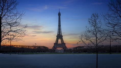 Paris Eiffel Tower With Blue Sky Background 4k 5k Hd Travel Wallpapers