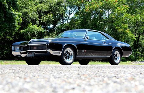 20 Classic And Badass Muscle Cars That Will Never Get Old