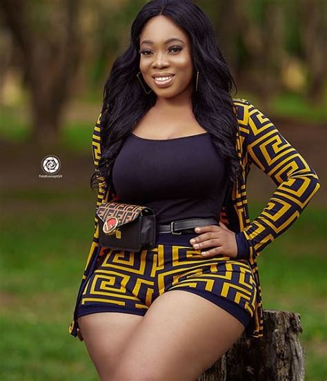 Ghanaian Actress Moesha Boduong Dances On A Pole At A Strip Club In